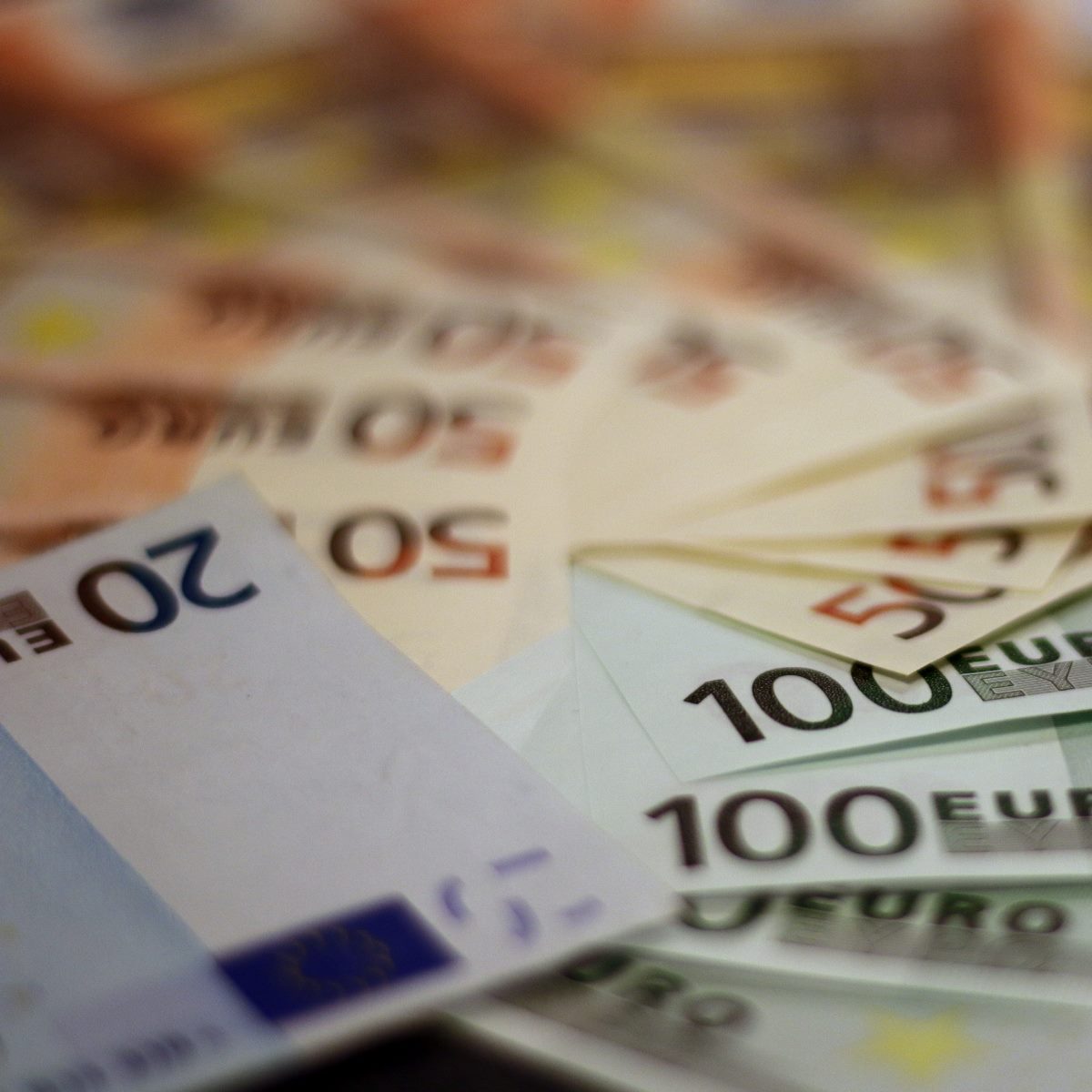 La Regione Abruzzo snellisce i pagamenti alle imprese foto