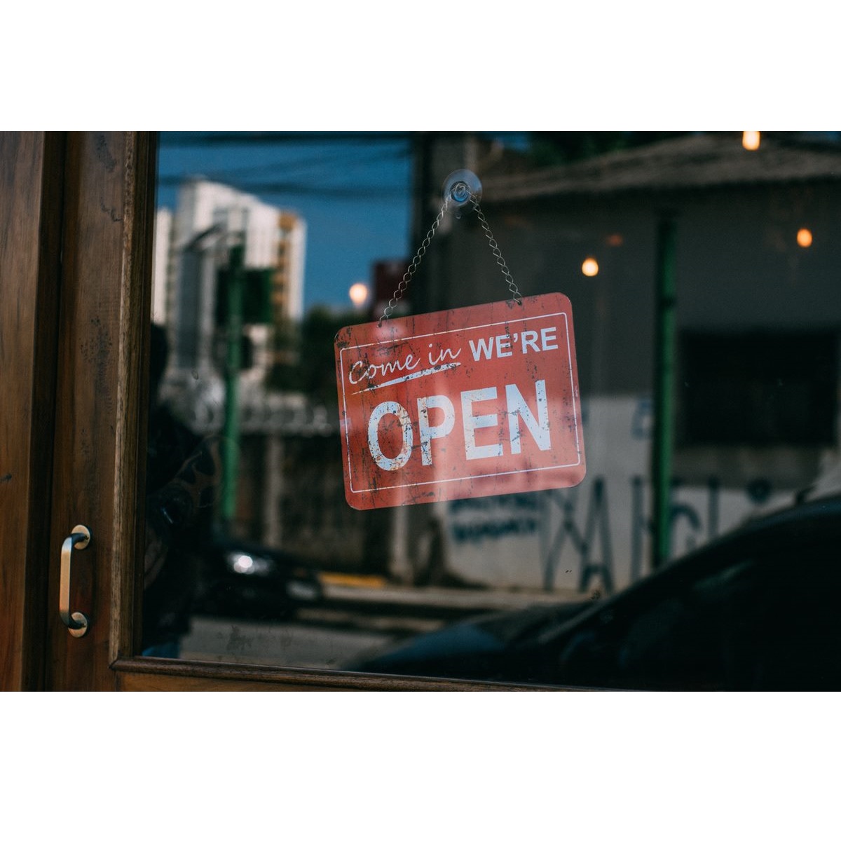 Pescara ordinanza orario estivo attività commerciali foto