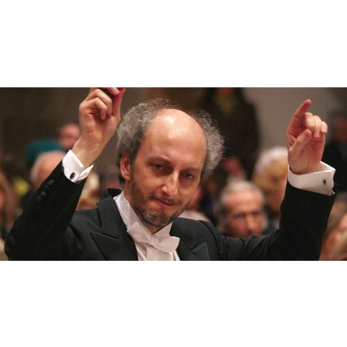 Orchestra dell'Istituzione Sinfonica Abruzzese, Coro dell'Accademia, Coro della Virgola e Corale 99 foto