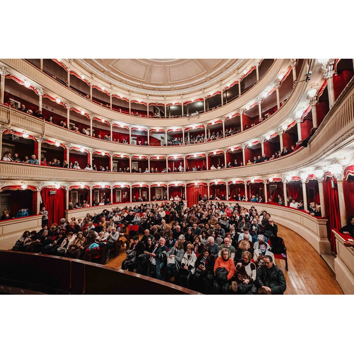 Sold out lo spettacolo de La Sorella Migliore al Teatro Caniglia