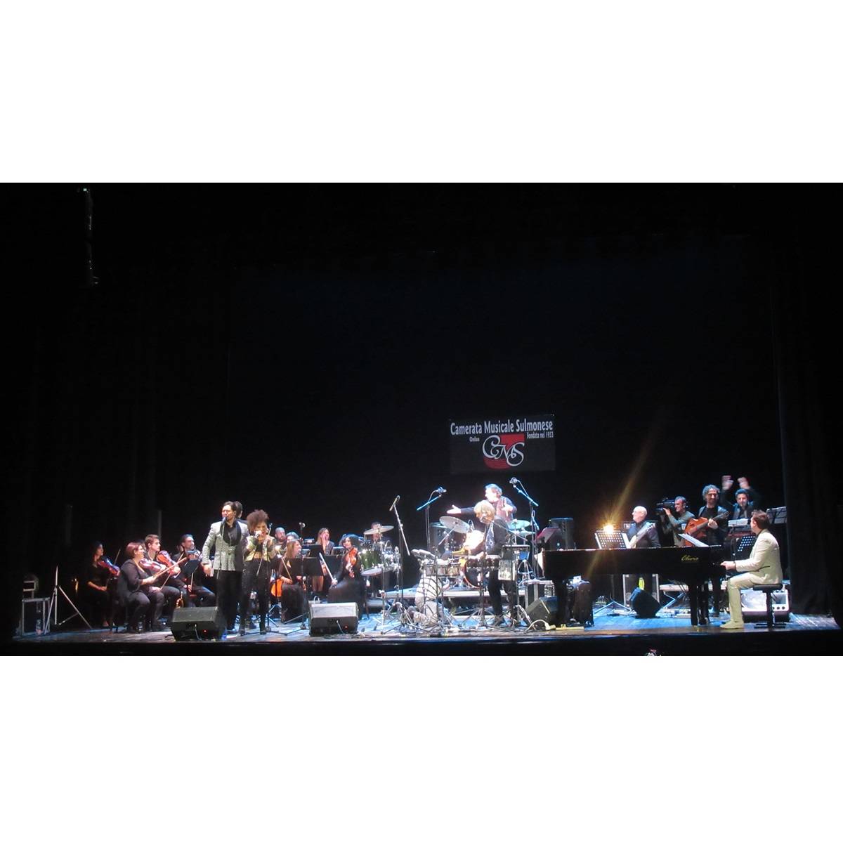 Tony Esposito e Tullio De Piscopo in ricordo di Pino Daniele