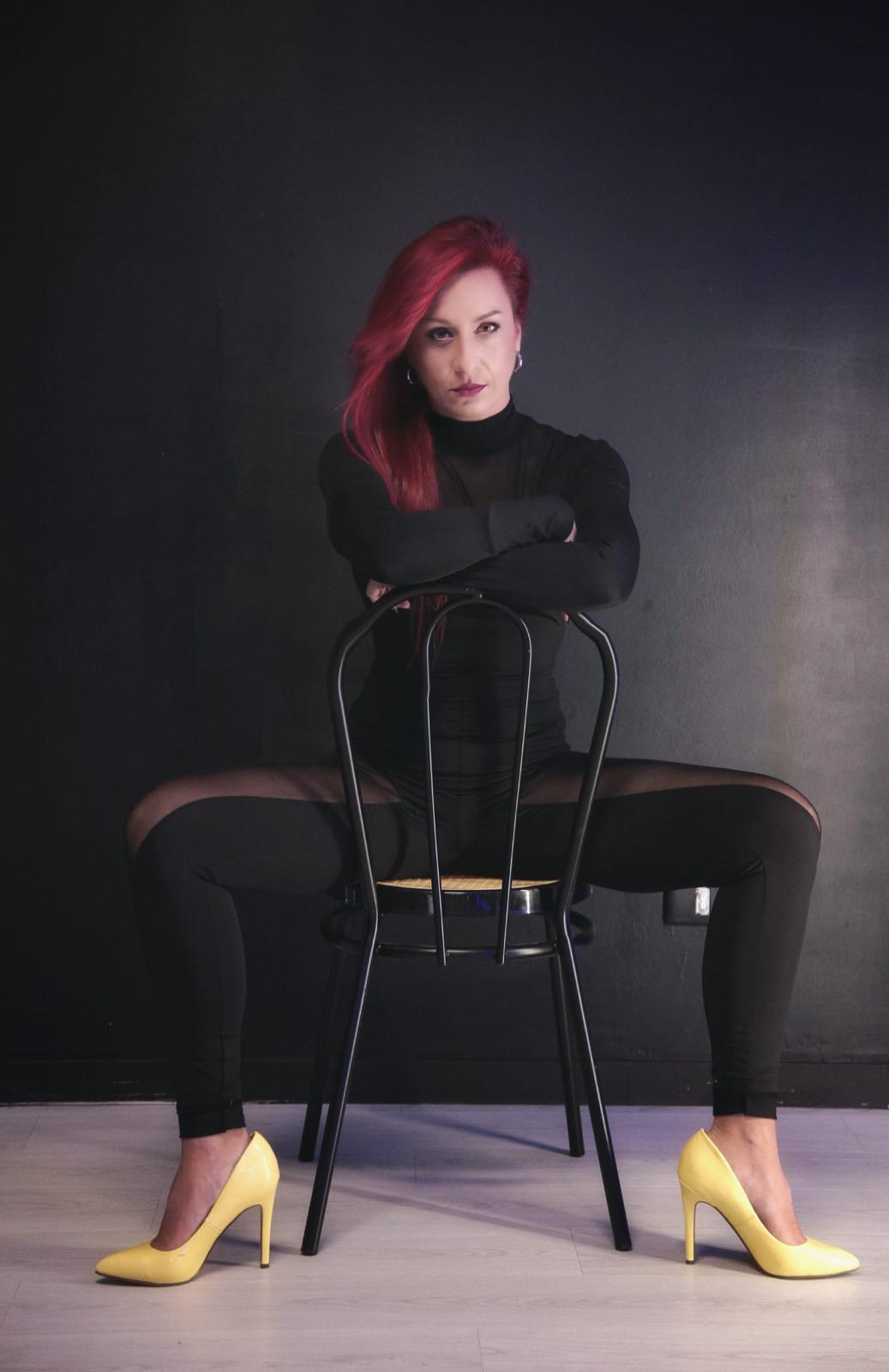 Erika Morelli round up dance studio